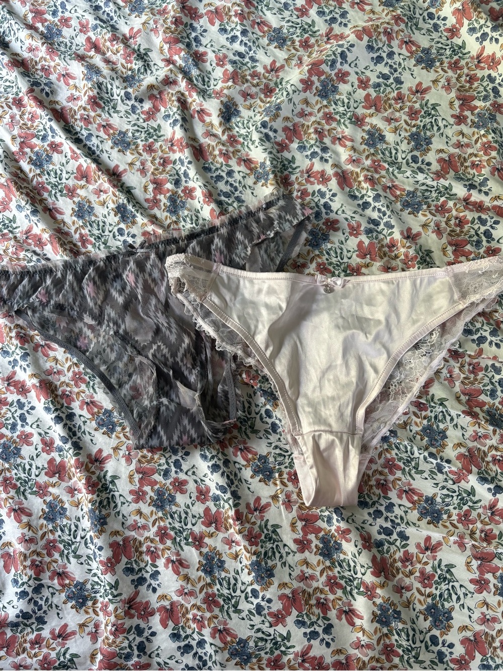Set of Two Women's Bikini Briefs - Light Pink & Gray Pattern